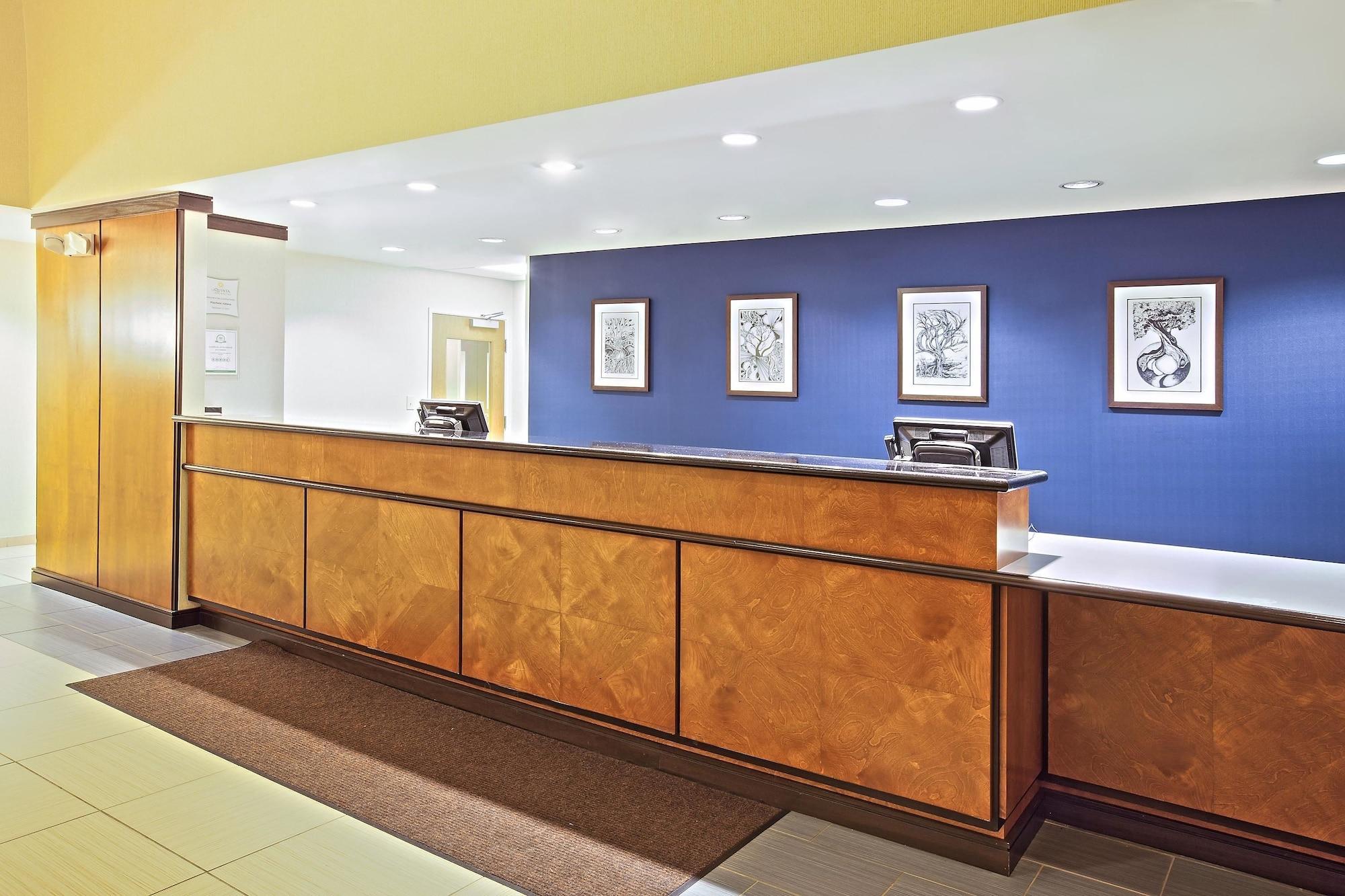La Quinta By Wyndham Indianapolis Airport Plainfield Hotel Exterior foto